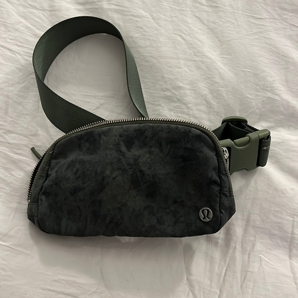 Lululemon belt bag - Picture 1 of 4